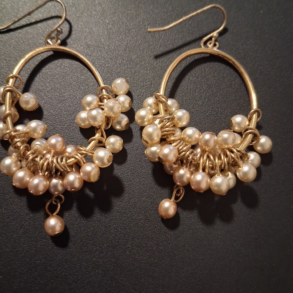 Elegant oval Gold Hoop Pearl Cluster Dangle Hoop Earrings.